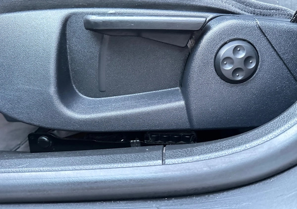 Audi A4 cena 9499 przebieg: 246242, rok produkcji 2002 z Osiek małe 379